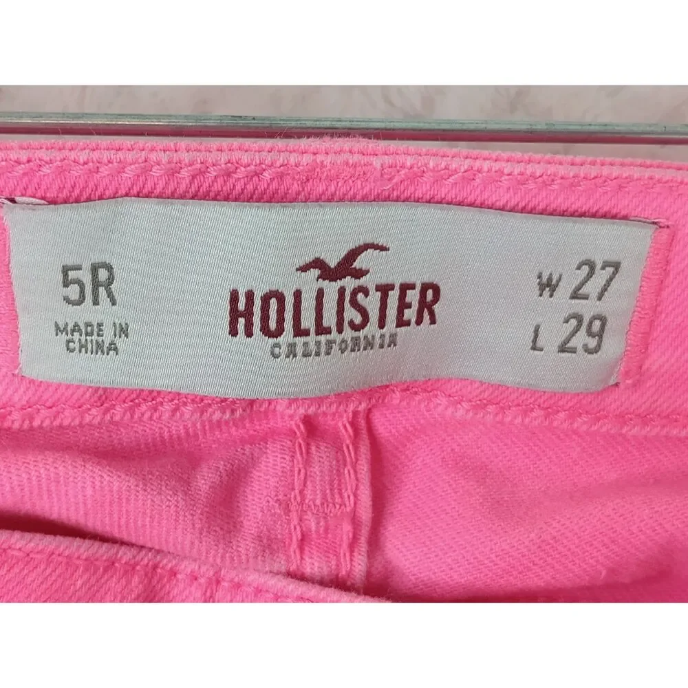 Hollister jeans features